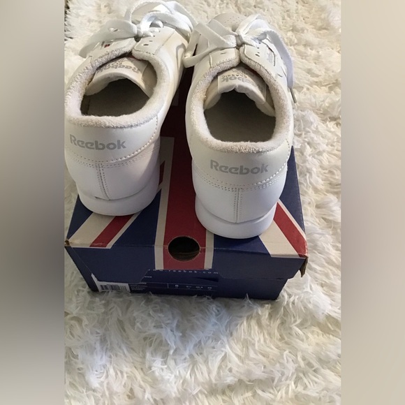 Reebok princess, wide, white women tennis shoe size 8 - Picture 6 of 7